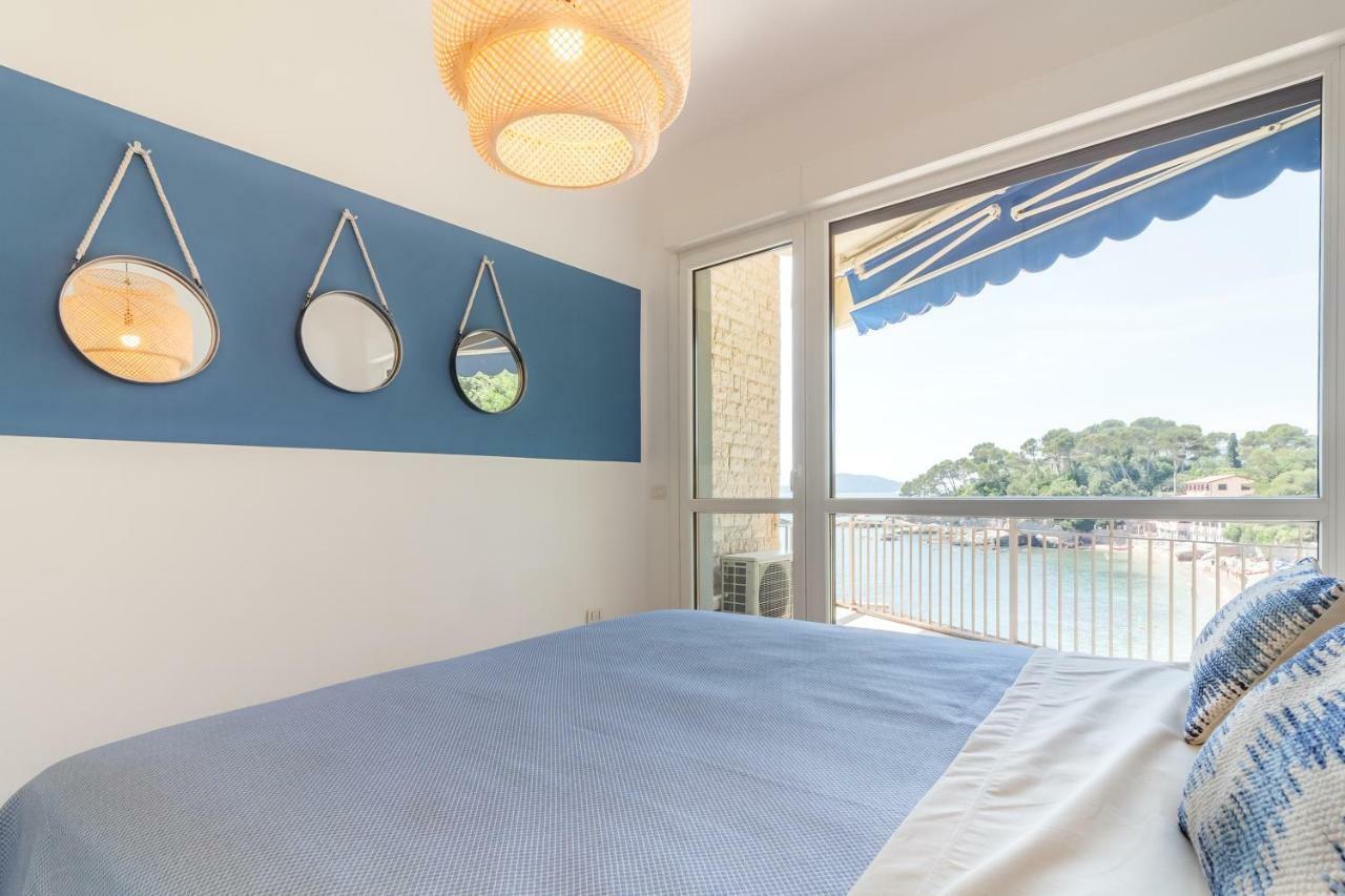 Sulla Spiaggia Di Toto E Tota Tellaro Exteriör bild